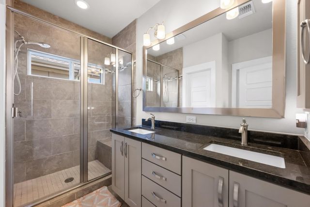 915 Banyon ST, Austin, TX 78757