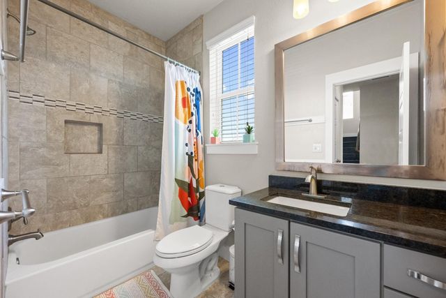 915 Banyon ST, Austin, TX 78757