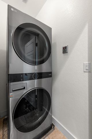 915 Banyon ST, Austin, TX 78757