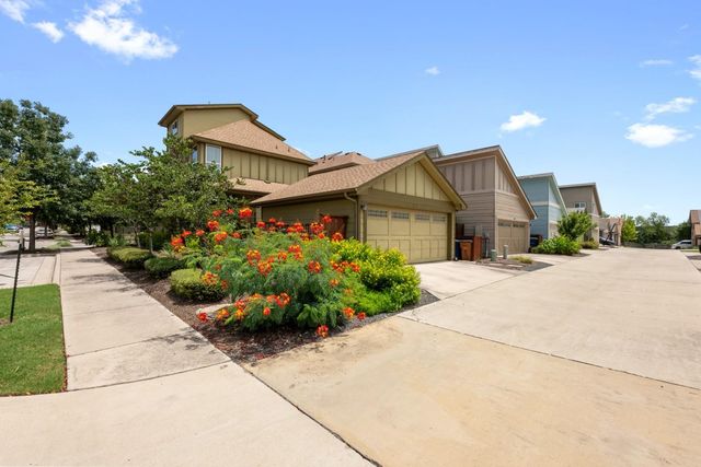 915 Banyon ST, Austin, TX 78757