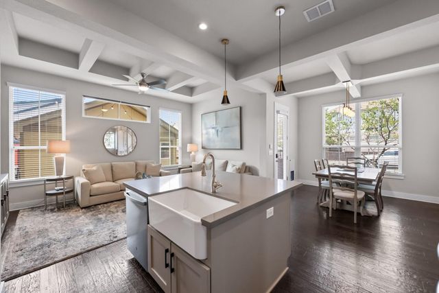 915 Banyon ST, Austin, TX 78757