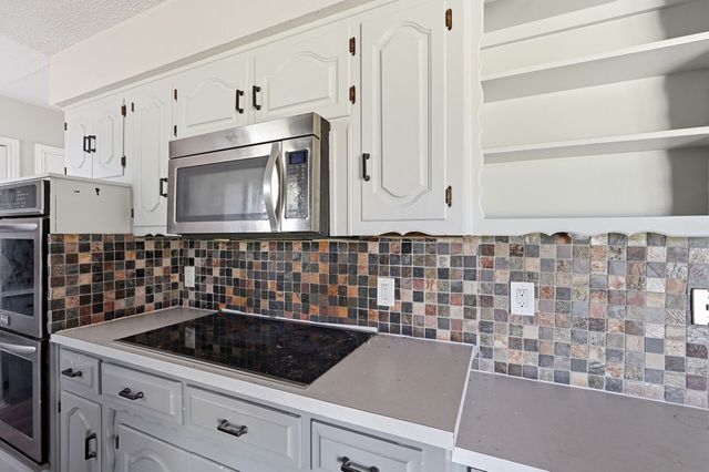 108 Pearly Top Drive, Glenn Heights, TX 75154