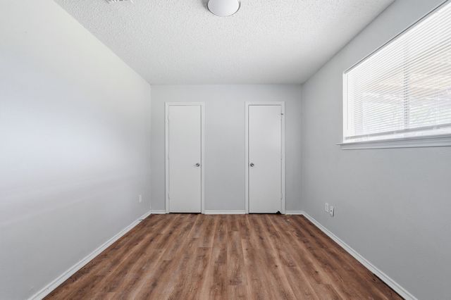 108 Pearly Top Drive, Glenn Heights, TX 75154