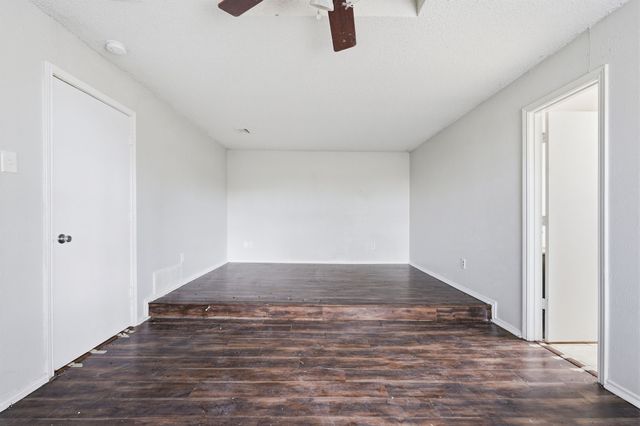 108 Pearly Top Drive, Glenn Heights, TX 75154