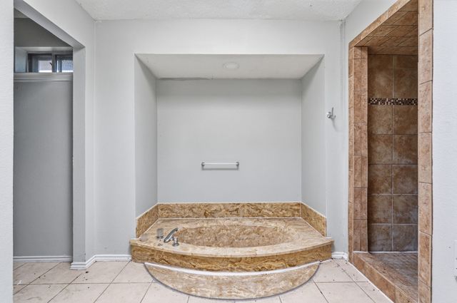 108 Pearly Top Drive, Glenn Heights, TX 75154