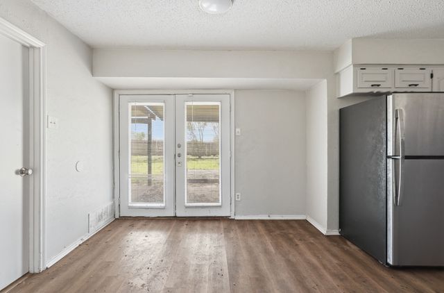 108 Pearly Top Drive, Glenn Heights, TX 75154