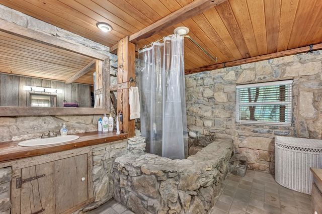 5311 Little Marrowbone Rd, Ashland City, TN 37015