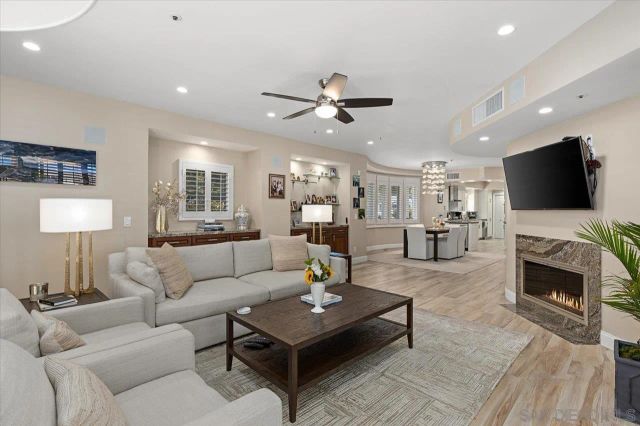 1133 1st Street 120, Coronado, CA 92118