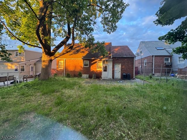 1 34Th St, Fair Lawn Boro, NJ 07410