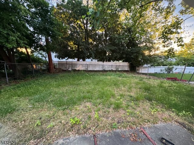 1 34Th St, Fair Lawn Boro, NJ 07410