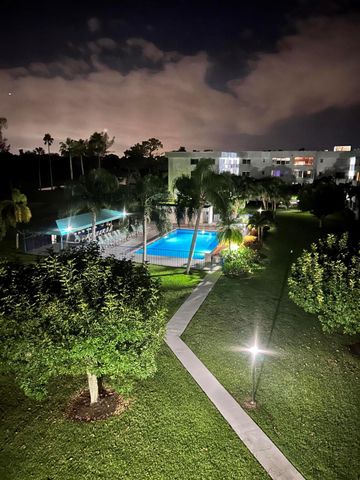 6698 10th Avenue N 408, Lake Worth, FL 33467