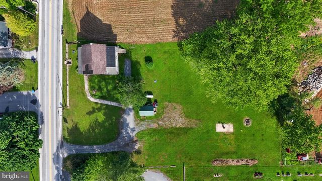 6086 OLD PHILADELPHIA PIKE, Gap, PA 17527