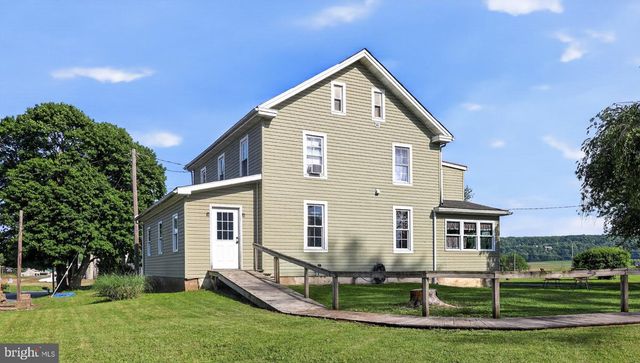 6086 OLD PHILADELPHIA PIKE, Gap, PA 17527