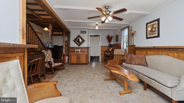 6086 OLD PHILADELPHIA PIKE, Gap, PA 17527