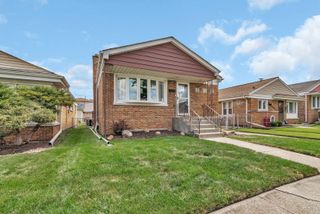 5725 S Monitor Avenue, Chicago, IL 60638