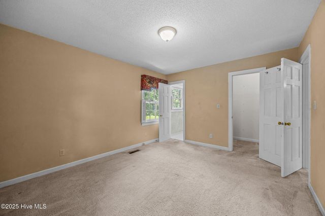 204 Ravenwood Drive, Greenville, NC 27834