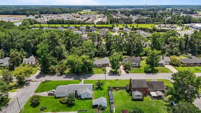 204 Ravenwood Drive, Greenville, NC 27834