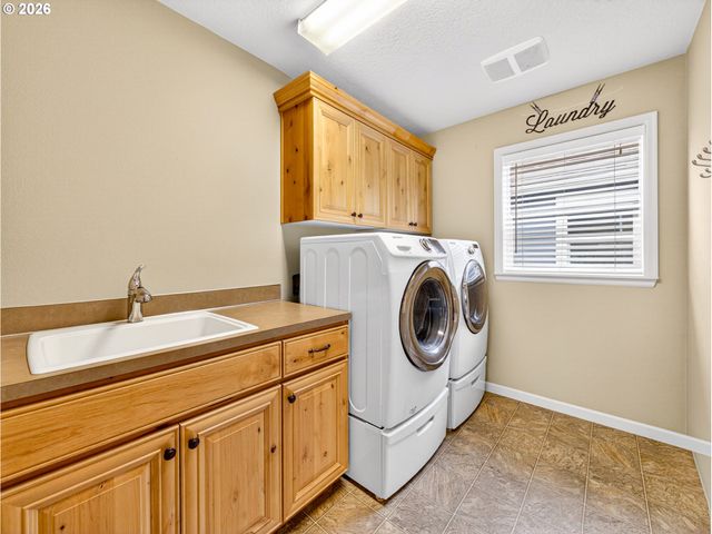 11970 Sw SURREY St, Wilsonville, OR 97070