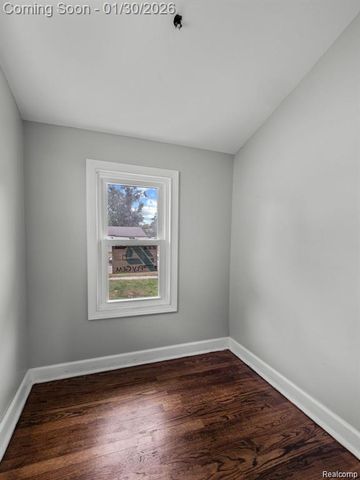 2120 Pearl Avenue, Warren, MI 48091