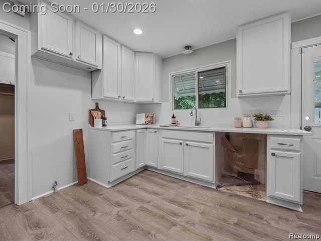 2120 Pearl Avenue, Warren, MI 48091