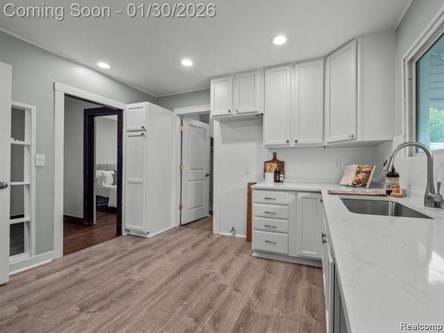 2120 Pearl Avenue, Warren, MI 48091