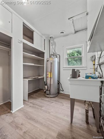 2120 Pearl Avenue, Warren, MI 48091