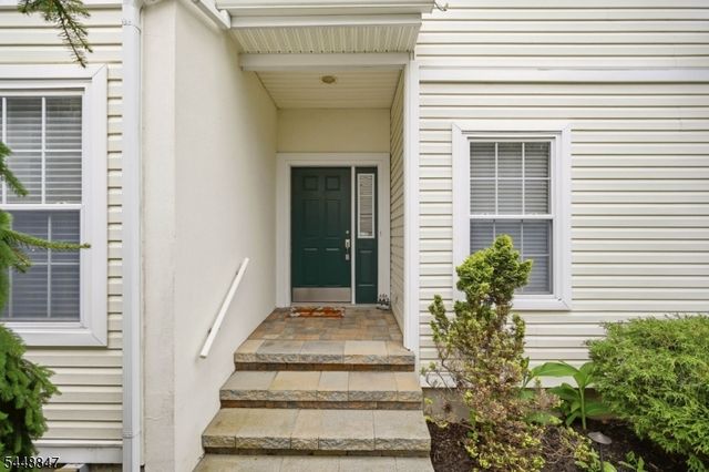 53 Ramapo River Trce, Oakland Boro, NJ 07436