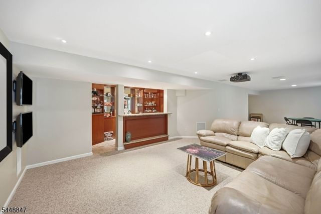 53 Ramapo River Trce, Oakland Boro, NJ 07436