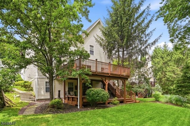 53 Ramapo River Trce, Oakland Boro, NJ 07436