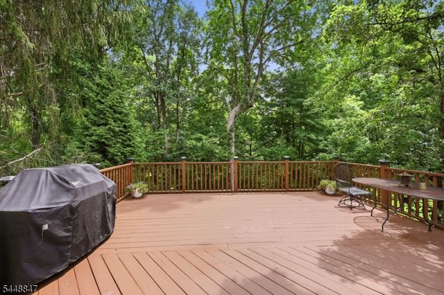 53 Ramapo River Trce, Oakland Boro, NJ 07436