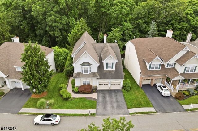 53 Ramapo River Trce, Oakland Boro, NJ 07436