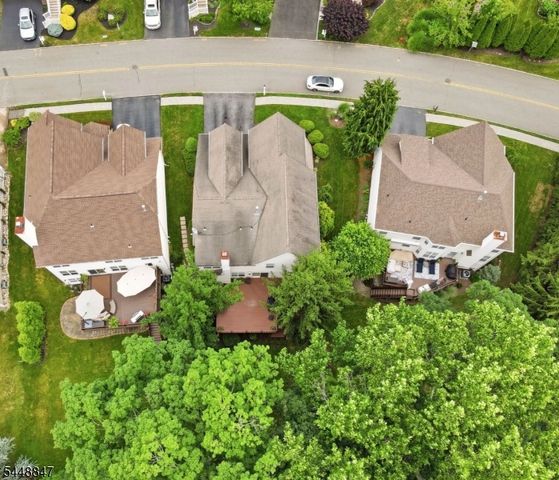 53 Ramapo River Trce, Oakland Boro, NJ 07436