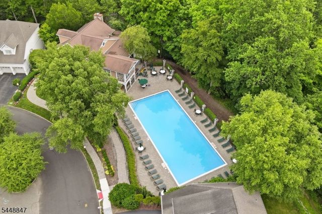 53 Ramapo River Trce, Oakland Boro, NJ 07436