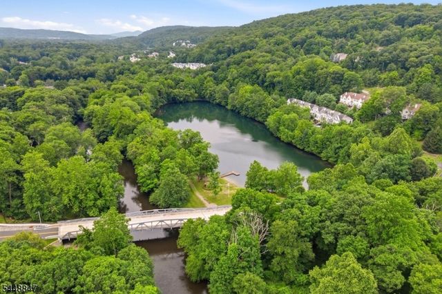 53 Ramapo River Trce, Oakland Boro, NJ 07436