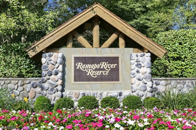 53 Ramapo River Trce, Oakland Boro, NJ 07436
