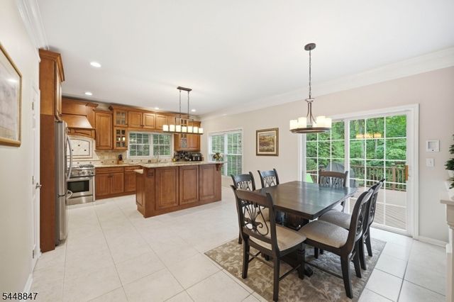 53 Ramapo River Trce, Oakland Boro, NJ 07436