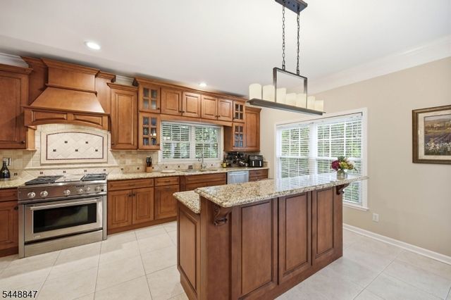 53 Ramapo River Trce, Oakland Boro, NJ 07436