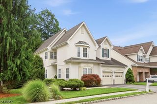 53 Ramapo River Trce, Oakland Boro, NJ 07436