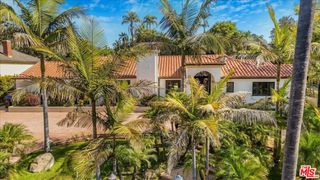 114 S Layton Drive, Los Angeles, CA 90049