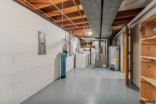 9916 Nina Street, Omaha, NE 68124