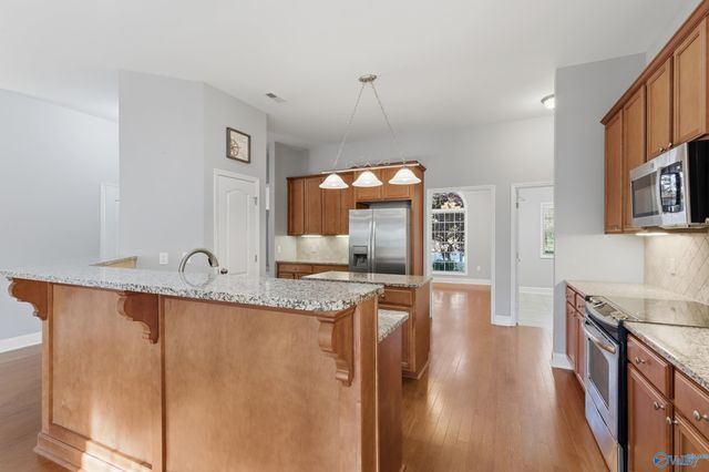 7320 Sanctuary Cove Drive SE, Owens Cross Roads, AL 35763