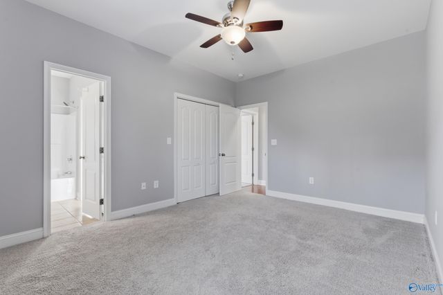 7320 Sanctuary Cove Drive SE, Owens Cross Roads, AL 35763