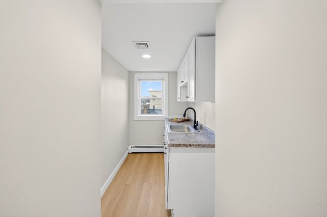 15 Broadway 2, Haverhill, MA 01832