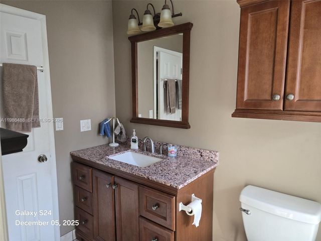 5181 W Oakland Park Blvd 102, Lauderdale Lakes, FL 33313