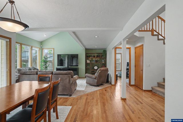 2072 22nd Av SE, Albany, OR 97322