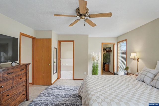 2072 22nd Av SE, Albany, OR 97322