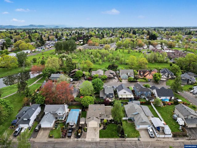 2072 22nd Av SE, Albany, OR 97322