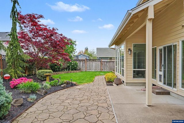 2072 22nd Av SE, Albany, OR 97322