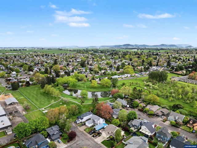 2072 22nd Av SE, Albany, OR 97322