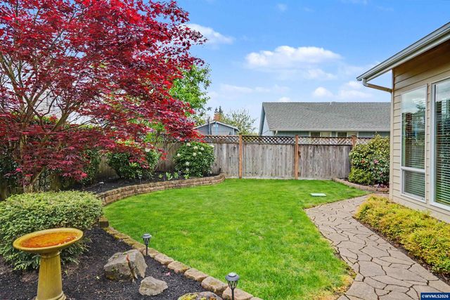 2072 22nd Av SE, Albany, OR 97322